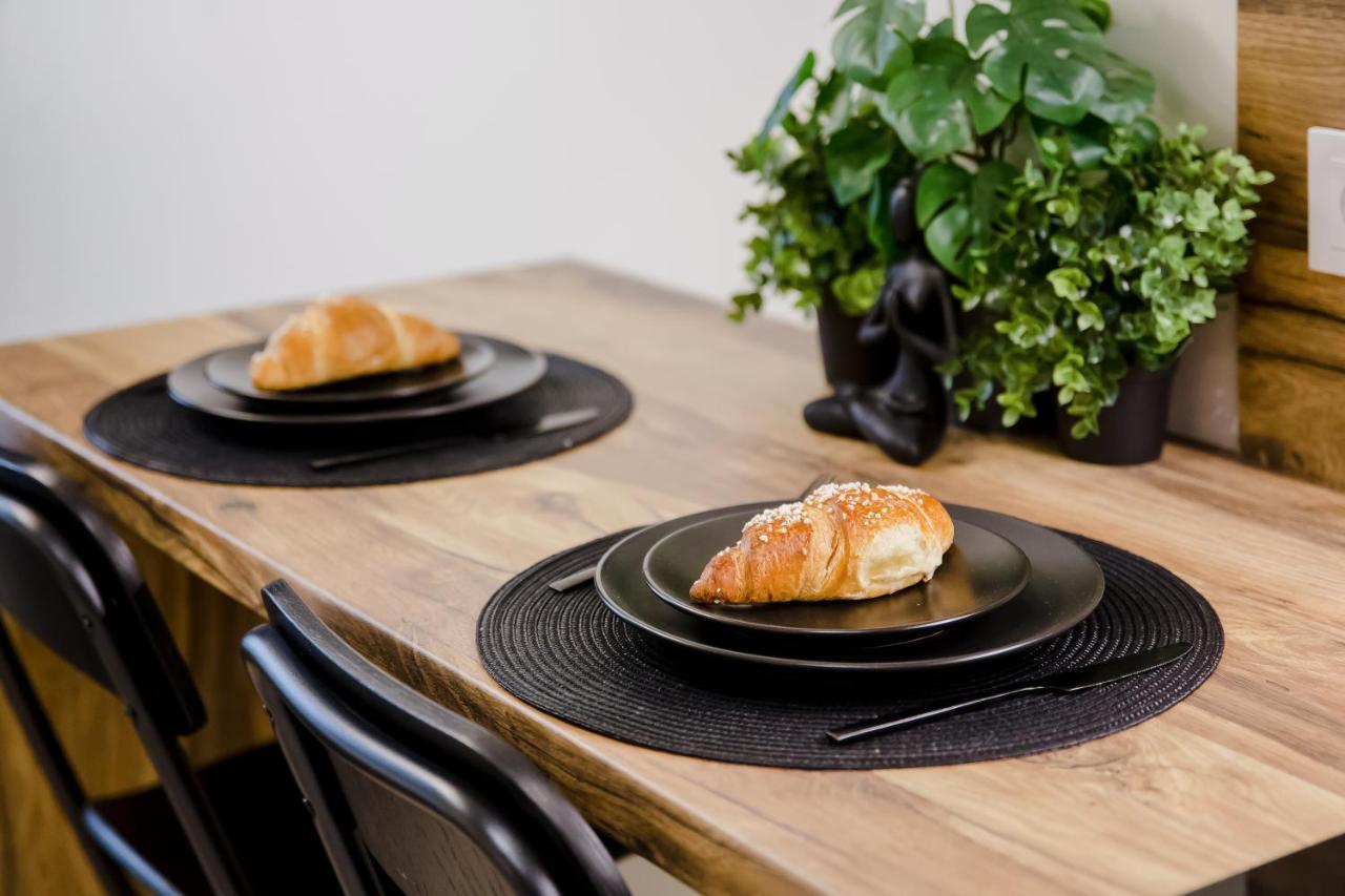Stylish Apartment In Zverynas Vilnius Ngoại thất bức ảnh