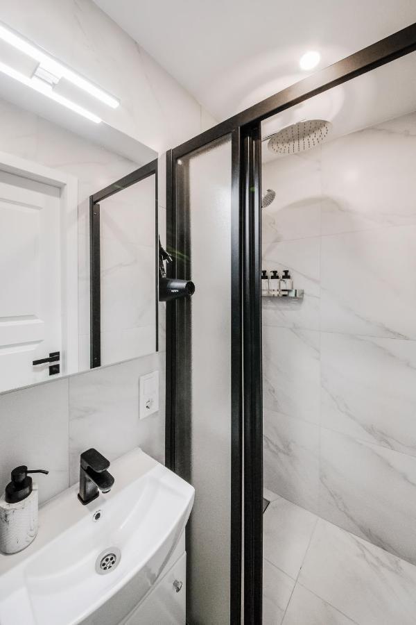 Stylish Apartment In Zverynas Vilnius Ngoại thất bức ảnh