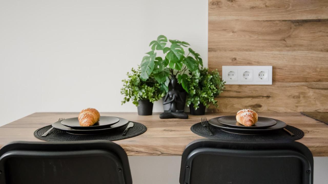 Stylish Apartment In Zverynas Vilnius Ngoại thất bức ảnh