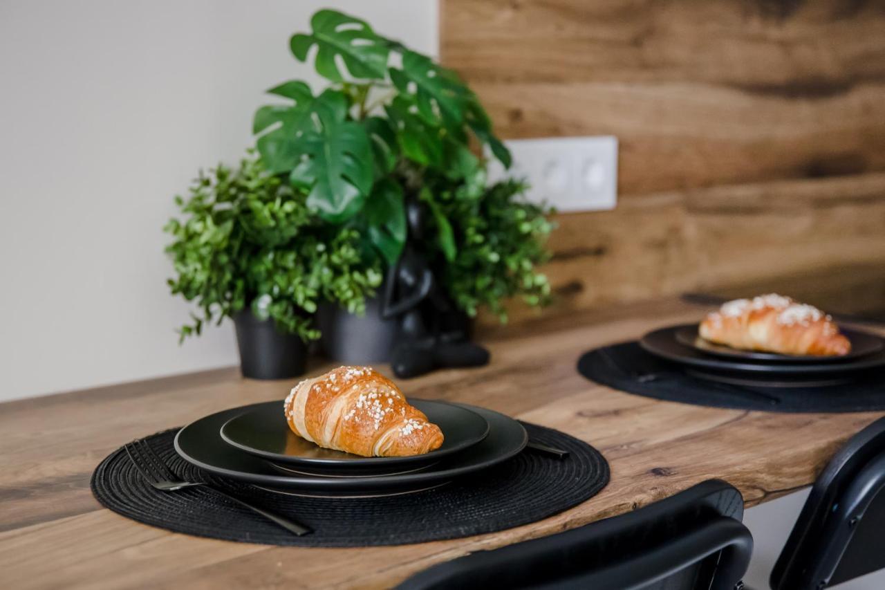 Stylish Apartment In Zverynas Vilnius Ngoại thất bức ảnh